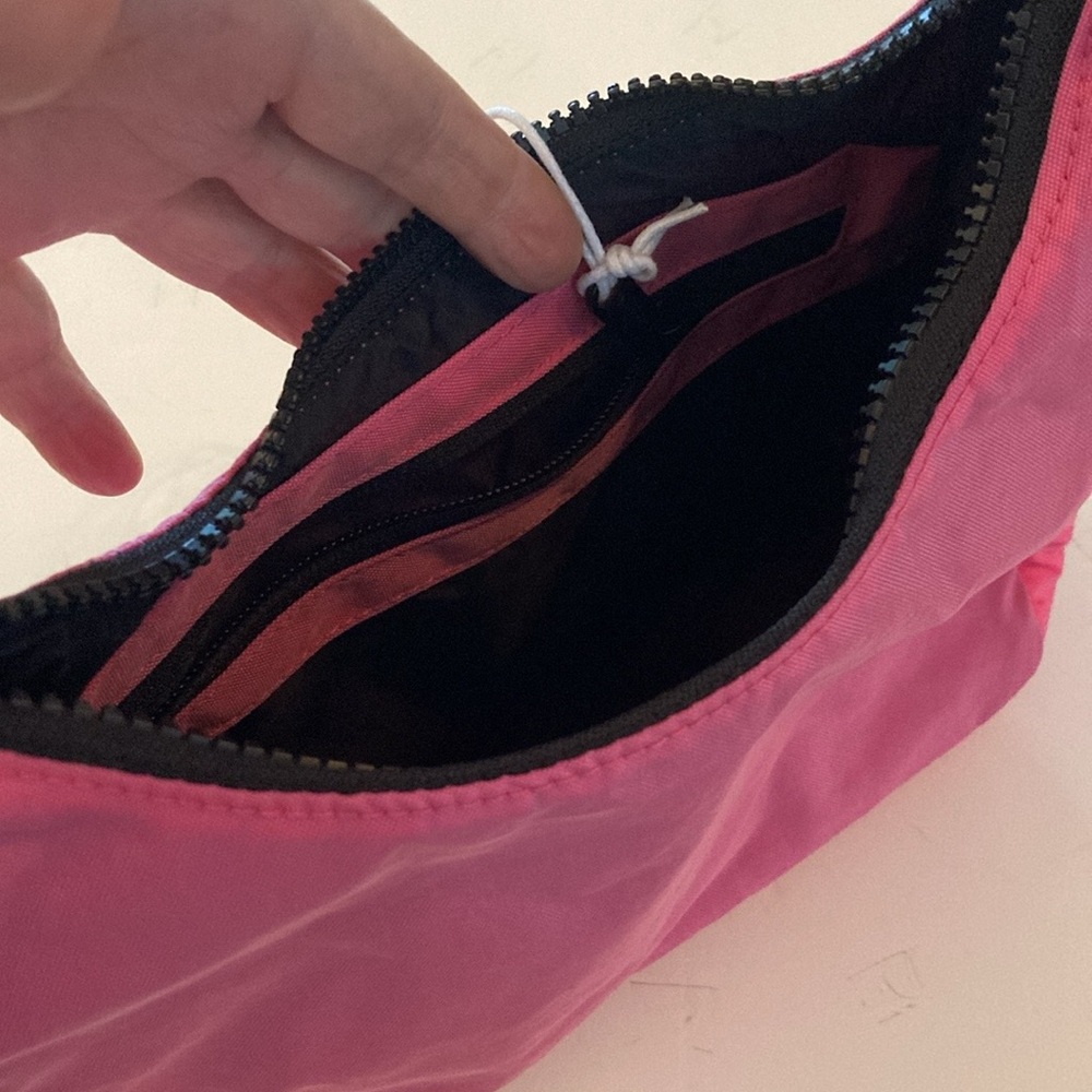 BAGGU mini nylon Pink Padded Shoulder Bag NEW two tone azalea pink sample bag - Picture 6 of 13